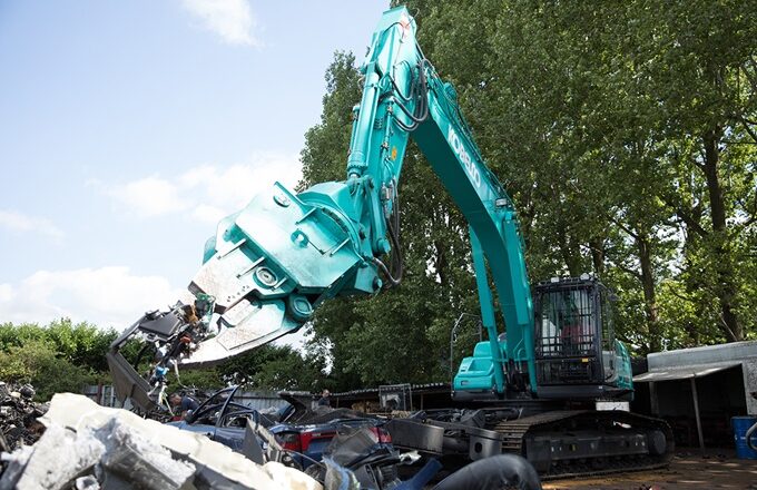 Car Dismantling SK210D 680x453